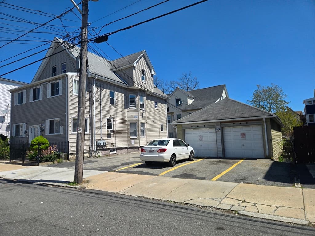 73 Francis St, Everett MA 02149