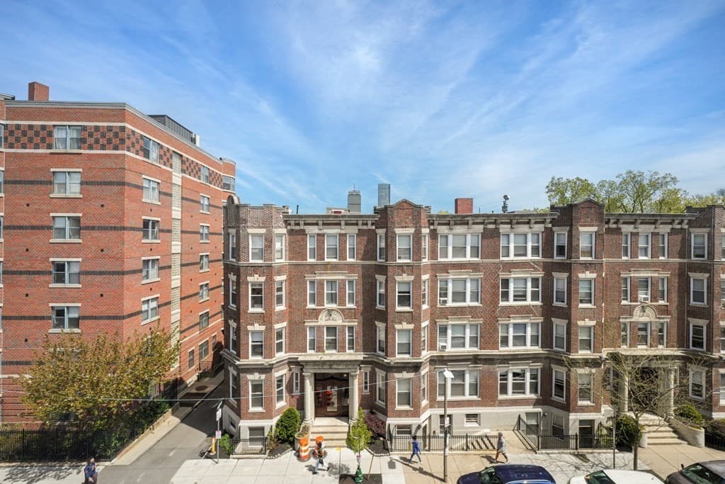 Condominium at 107 Jersey # 15, Boston MA 02215, photo 27 of 31