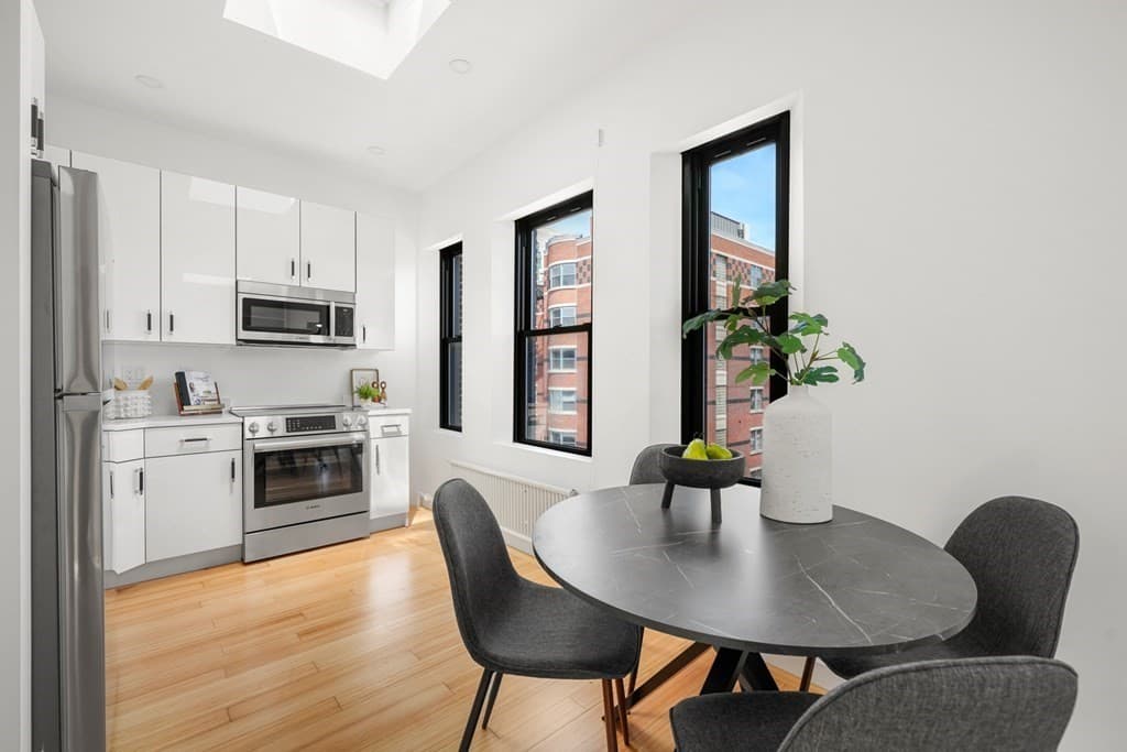 Condominium at 107 Jersey # 15, Boston MA 02215, photo 6 of 31