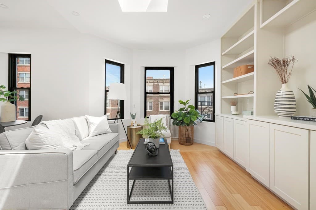 Condominium at 107 Jersey # 15, Boston MA 02215, photo 3 of 31