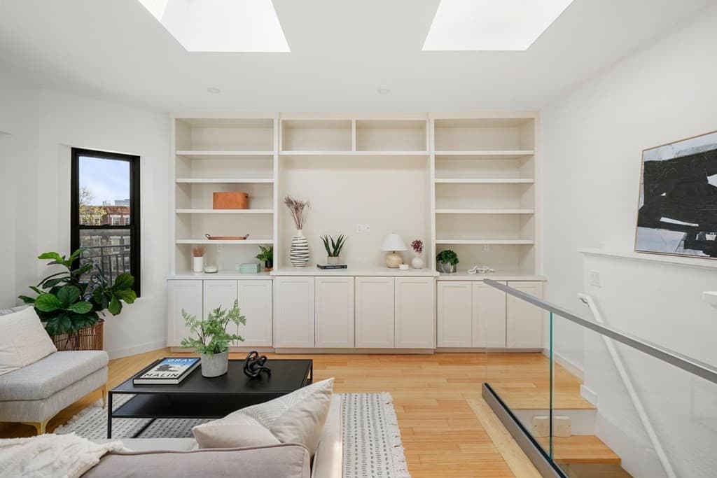 Condominium at 107 Jersey # 15, Boston MA 02215, photo 5 of 31