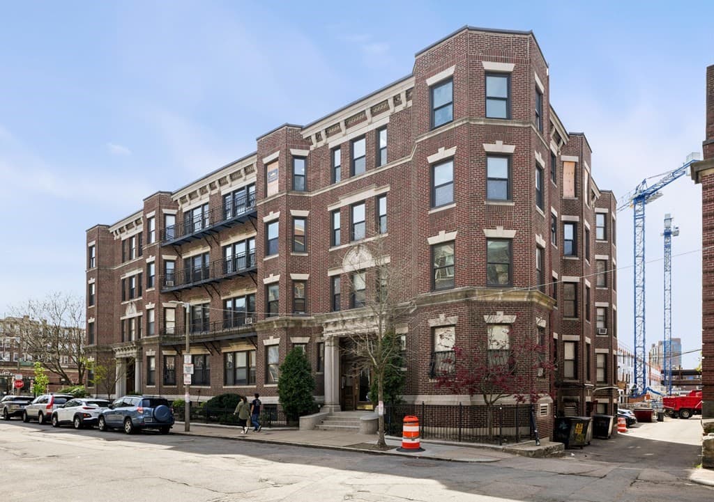 Condominium at 107 Jersey # 15, Boston MA 02215, photo 30 of 31