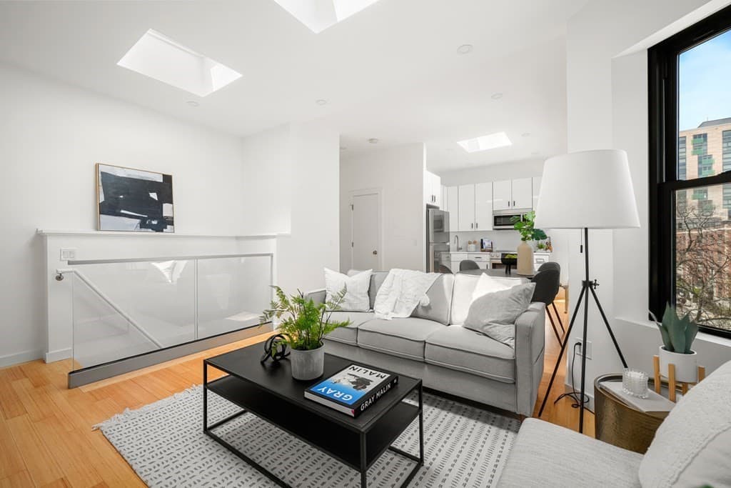 Condominium at 107 Jersey # 15, Boston MA 02215, photo 4 of 31