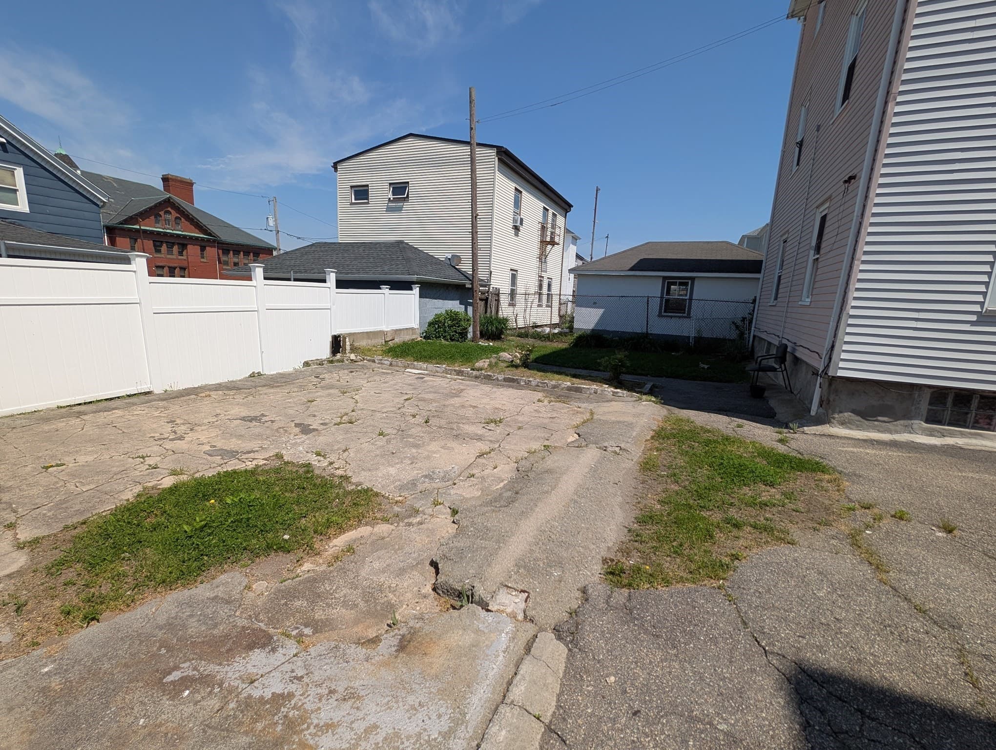 5-9 Family at 131 Thomas St, Fall River MA 02723, photo 3 of 35