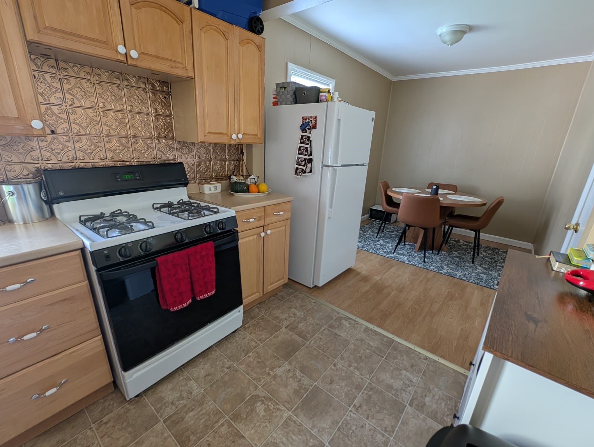 5-9 Family at 131 Thomas St, Fall River MA 02723, photo 5 of 35