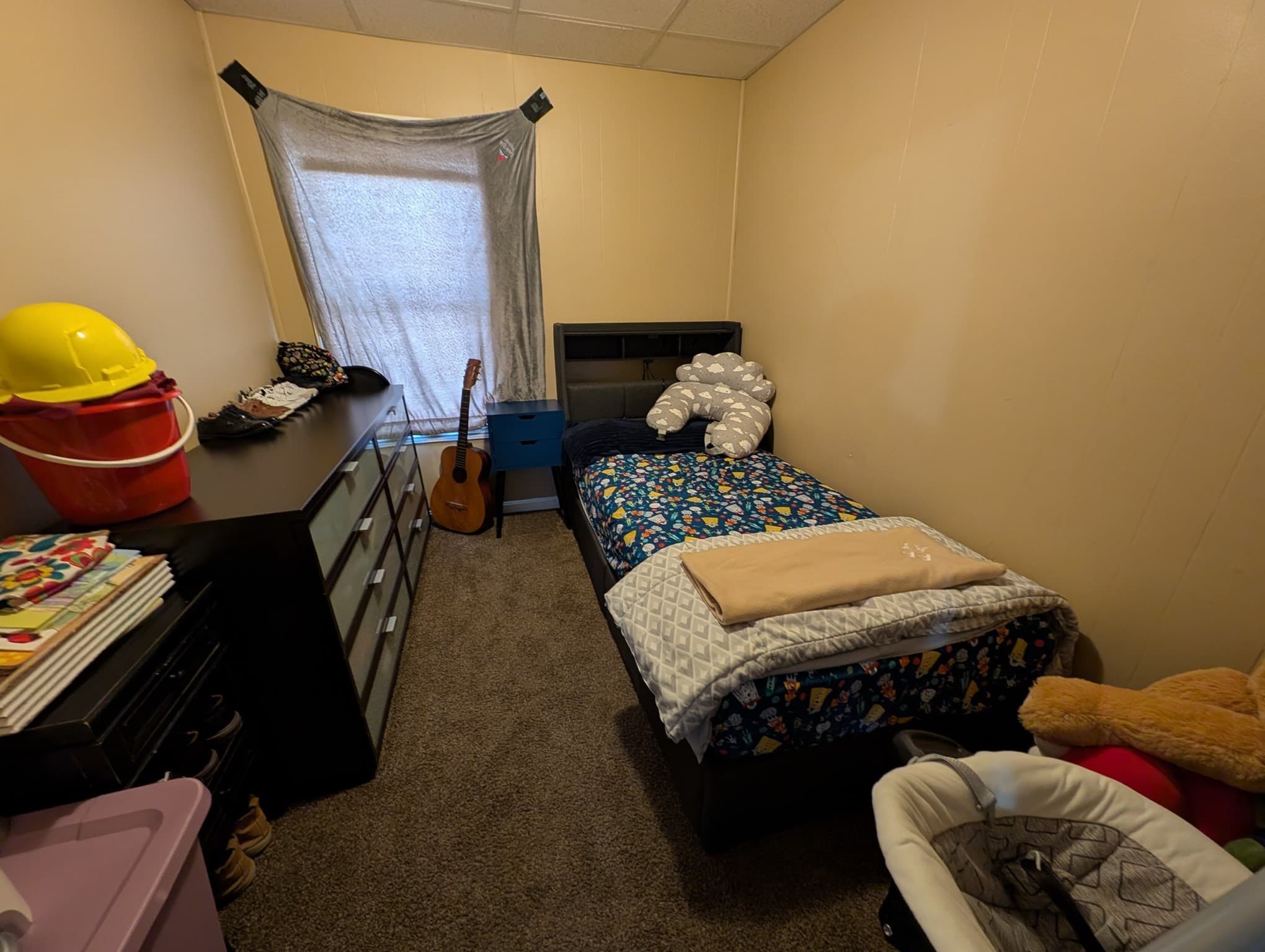 5-9 Family at 131 Thomas St, Fall River MA 02723, photo 9 of 35