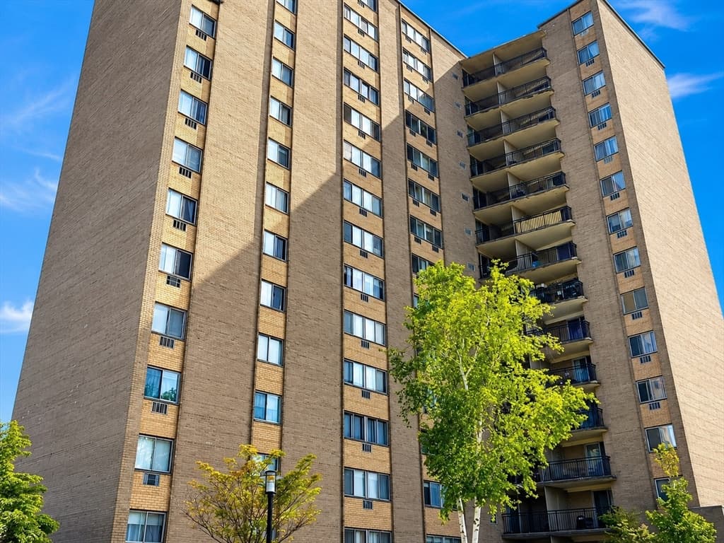 1025 Hancock St # 2P, Quincy MA 02169