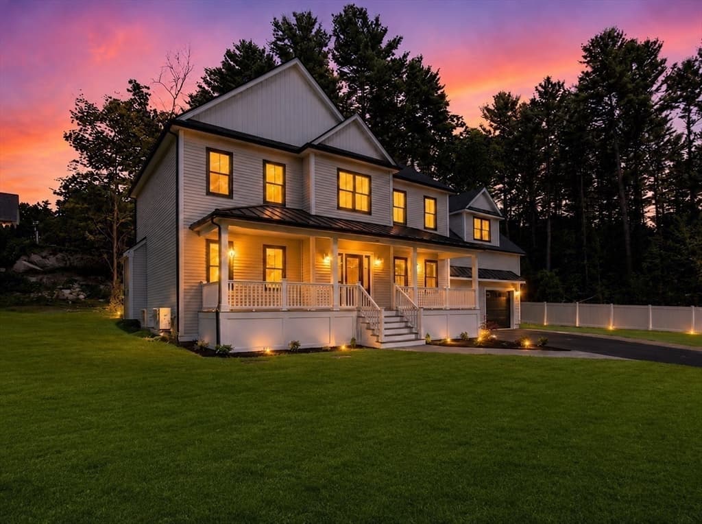 32 Mendon St, Upton MA 01568