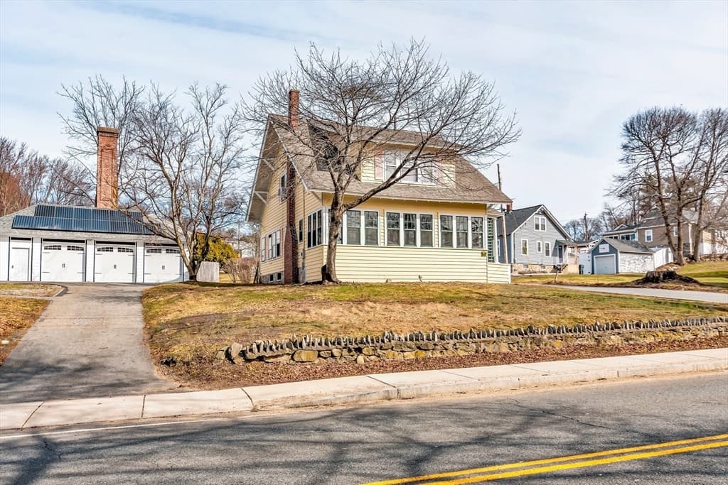 Single Family Residence at 219 Pelham Street, Methuen MA 01844, Methuen, photo 6 of 42