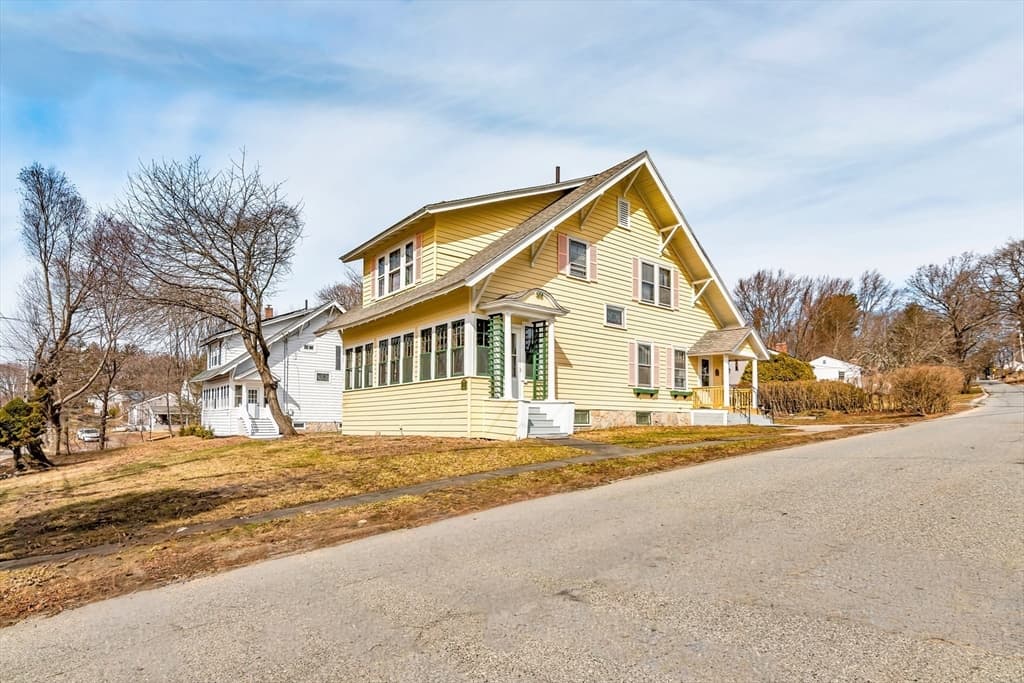 219 Pelham Street, Methuen MA 01844