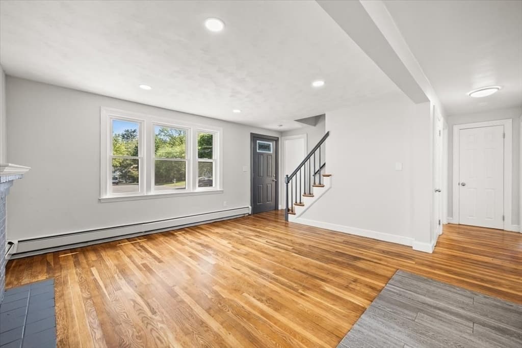Single Family Residence at 15 Boyden Drive, Foxboro MA 02035, photo 6 of 40
