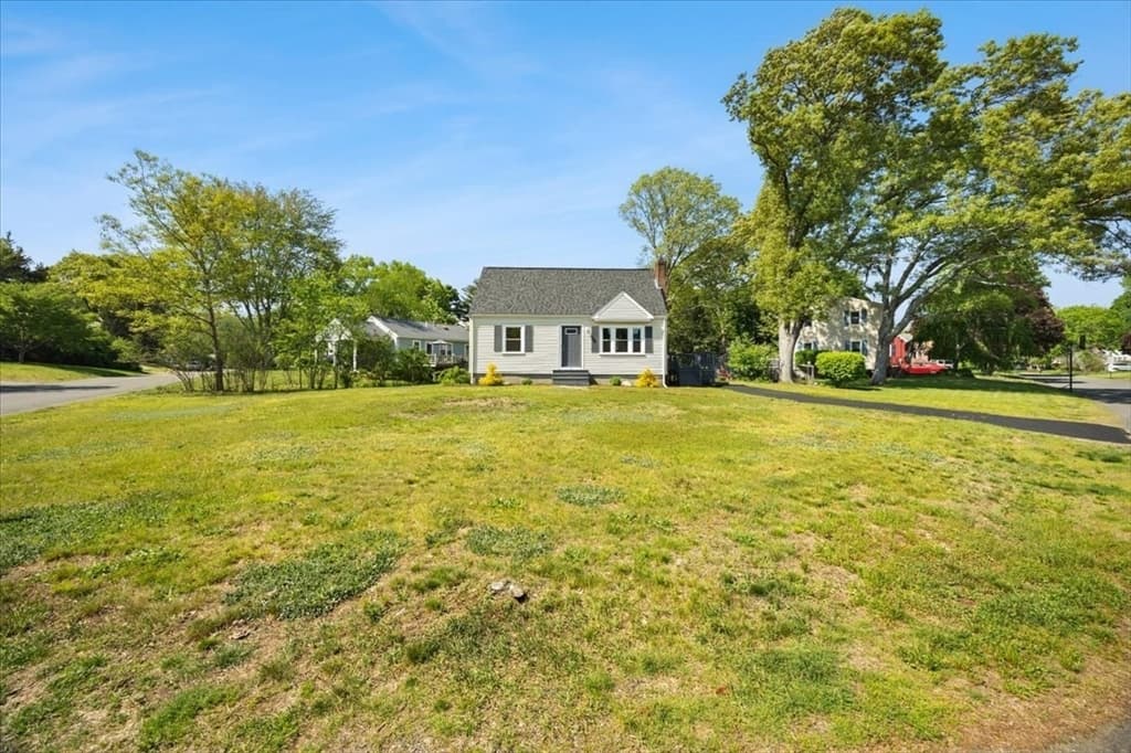 Single Family Residence at 15 Boyden Drive, Foxboro MA 02035, photo 3 of 40