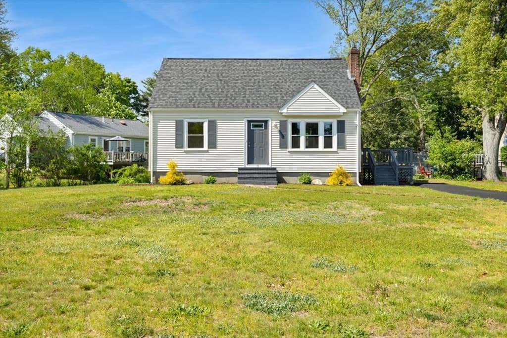 15 Boyden Drive, Foxboro MA 02035