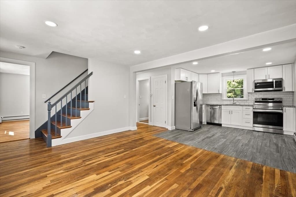Single Family Residence at 15 Boyden Drive, Foxboro MA 02035, photo 11 of 40