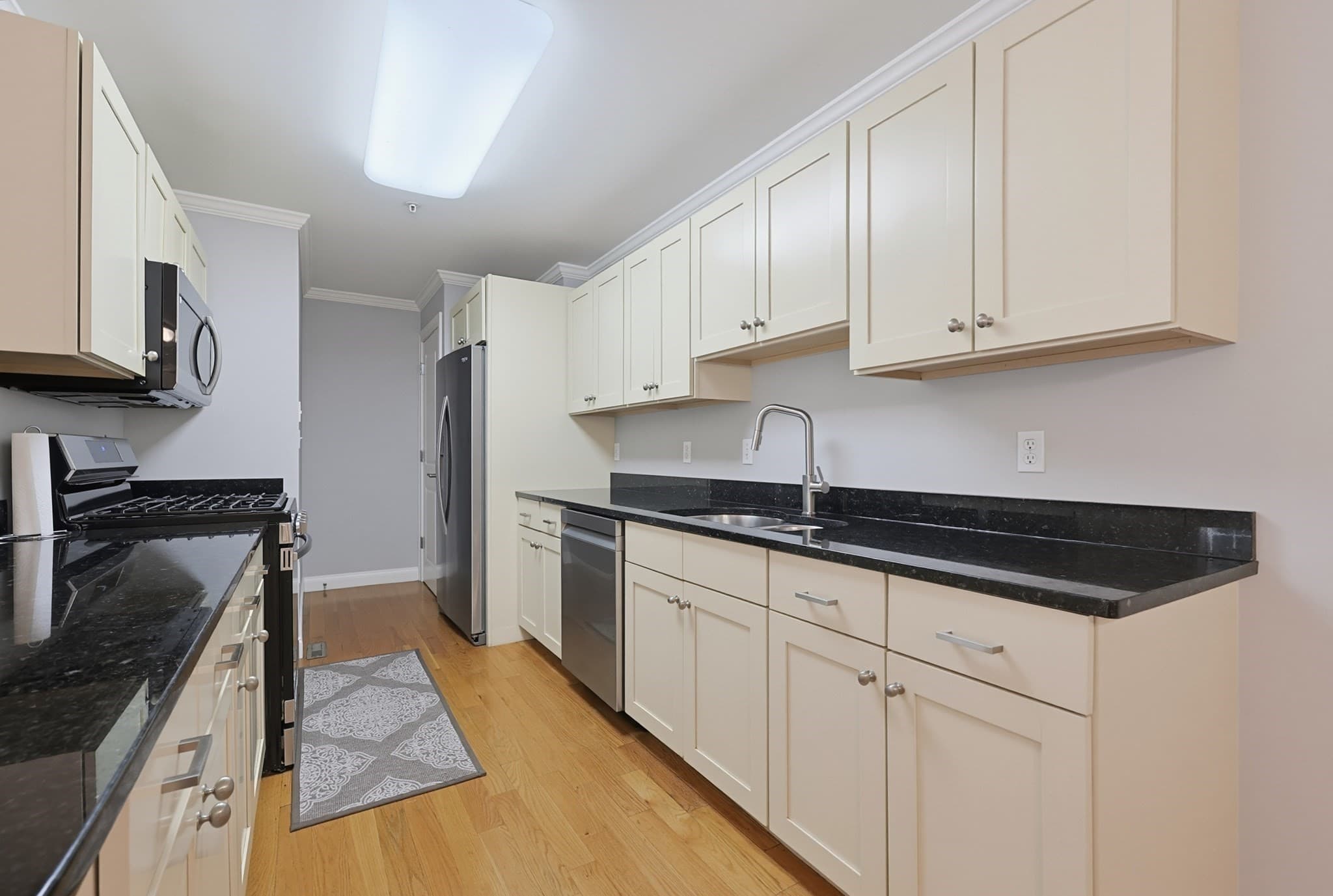 Condominium at 501 Cabot St # 2, Beverly MA 01915, Beverly, photo 6 of 28