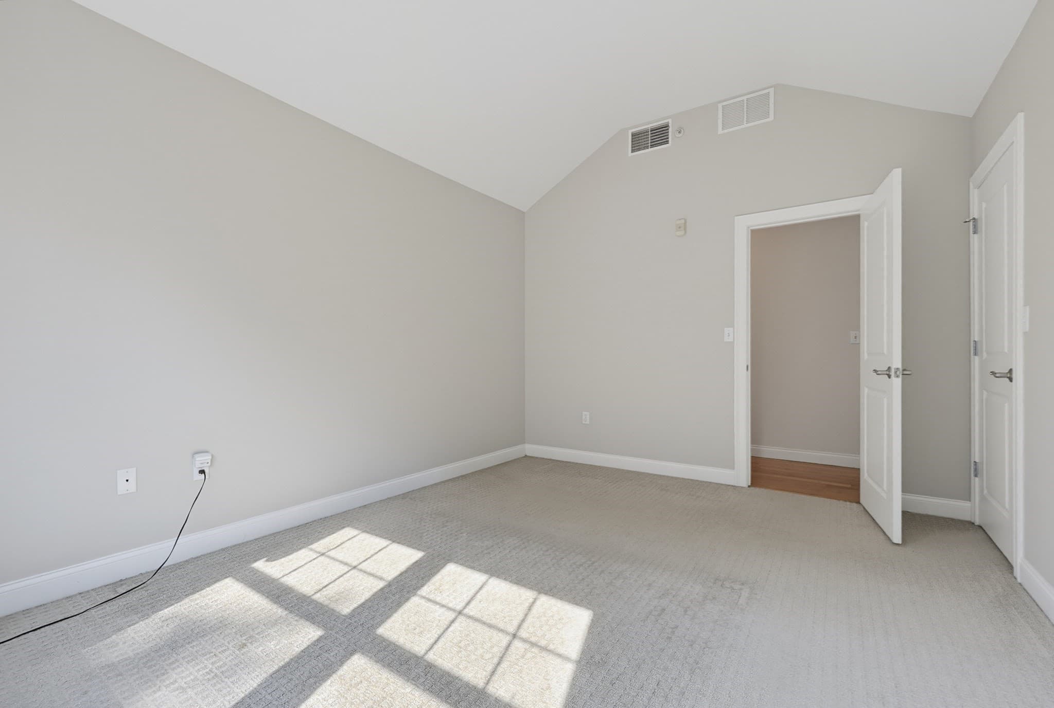 Condominium at 501 Cabot St # 2, Beverly MA 01915, Beverly, photo 17 of 28