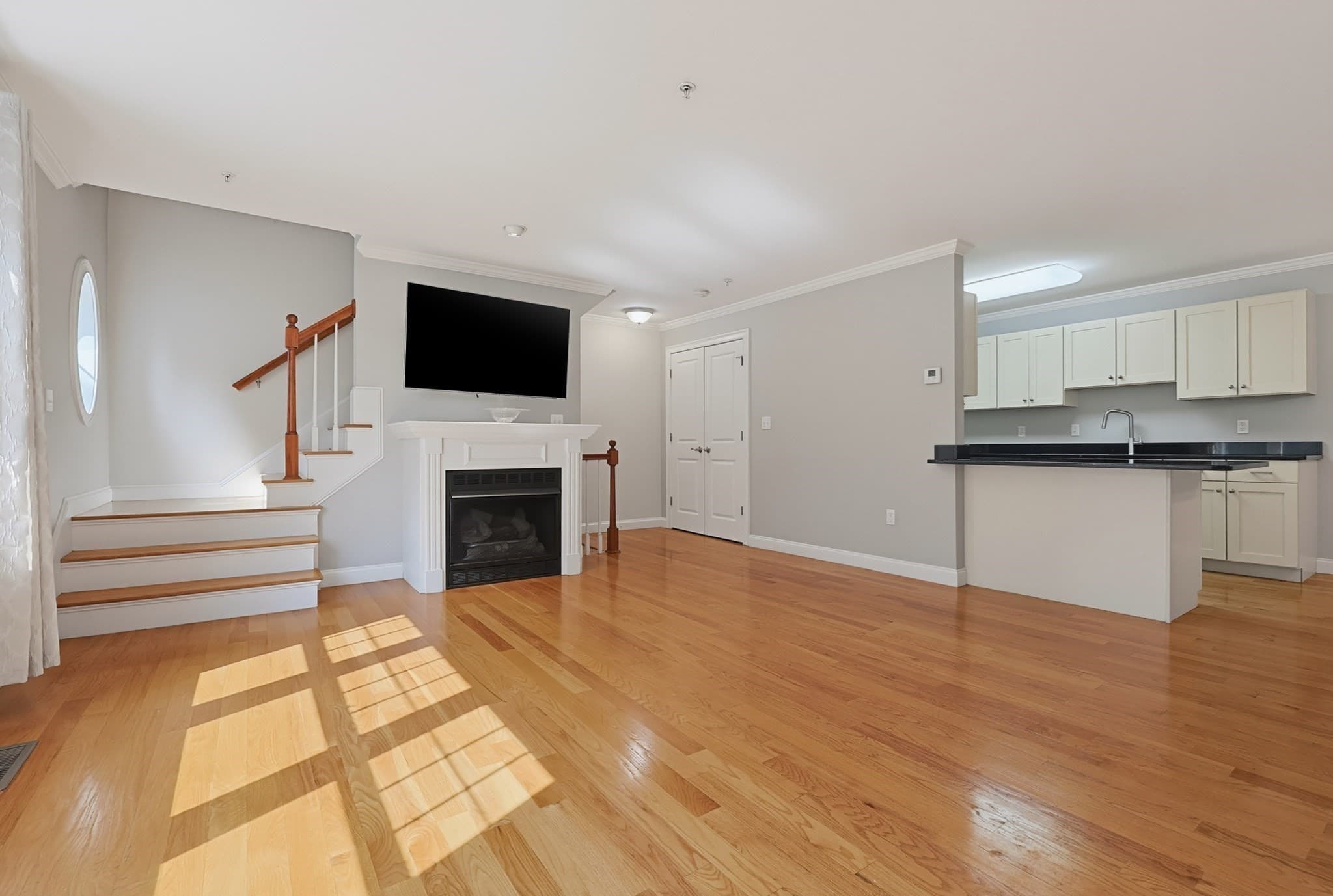 Condominium at 501 Cabot St # 2, Beverly MA 01915, Beverly, photo 4 of 28