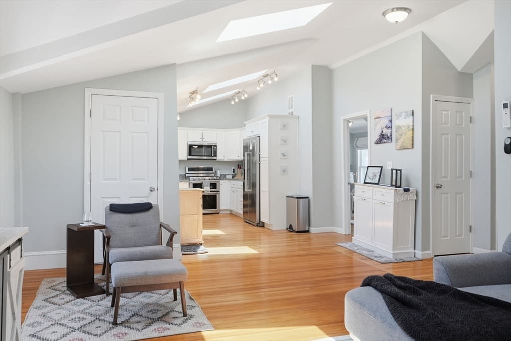 Condominium at 16 Billows St # 2, Winthrop MA 02152, Winthrop, photo 4 of 16