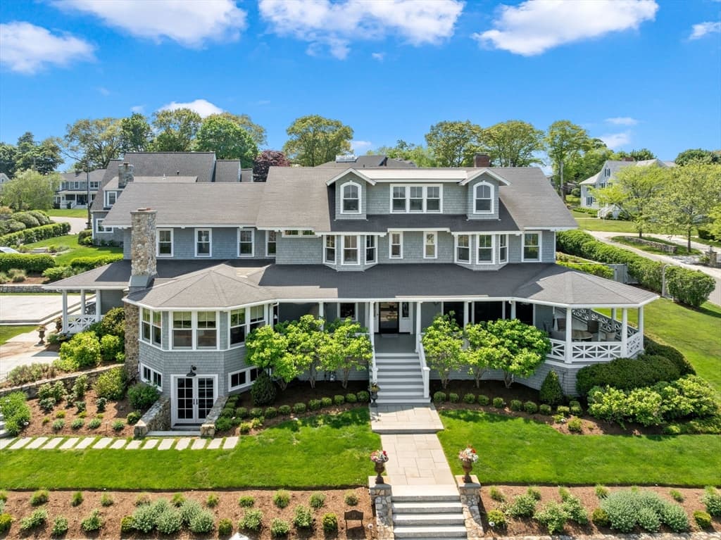 48 Whiton Ave, Hingham MA 02043