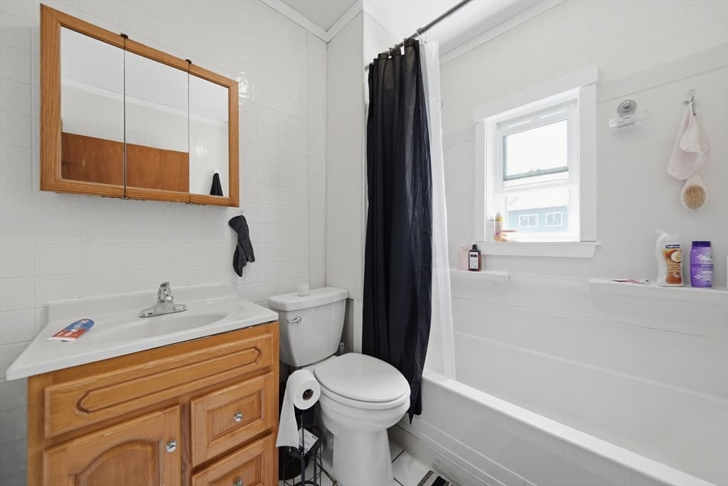 4 Family - 4 Units Up/Down at 436 Franklin, Fitchburg MA 01420, photo 28 of 41