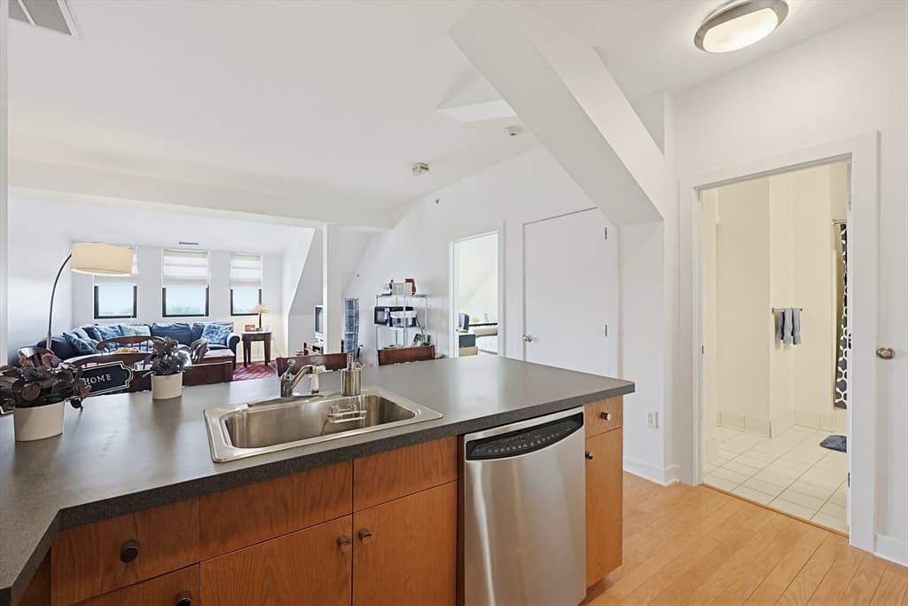 72 Ashland St # 410, Malden MA 02148 photo 30