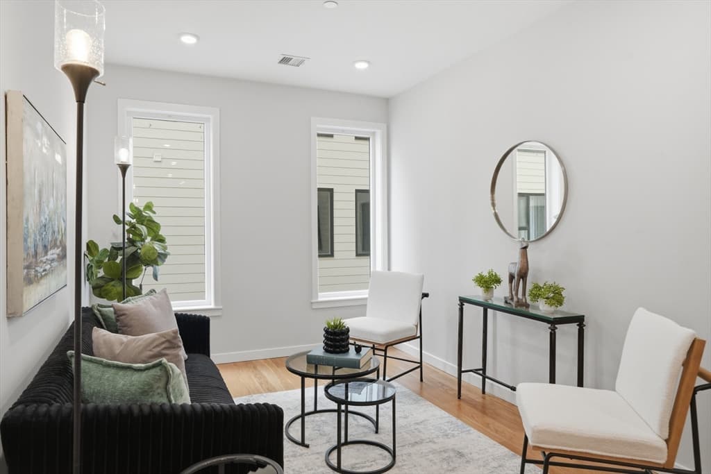 Condominium at 267 Old Colony # 311, Boston MA 02127, Boston, photo 13 of 41