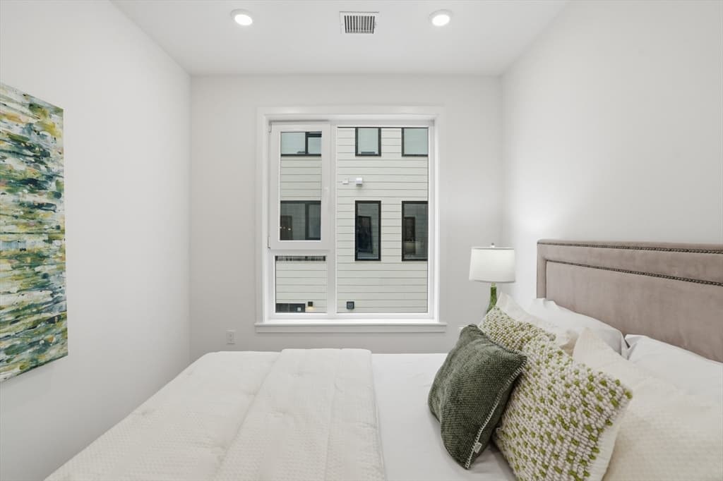 Condominium at 267 Old Colony # 311, Boston MA 02127, Boston, photo 26 of 41