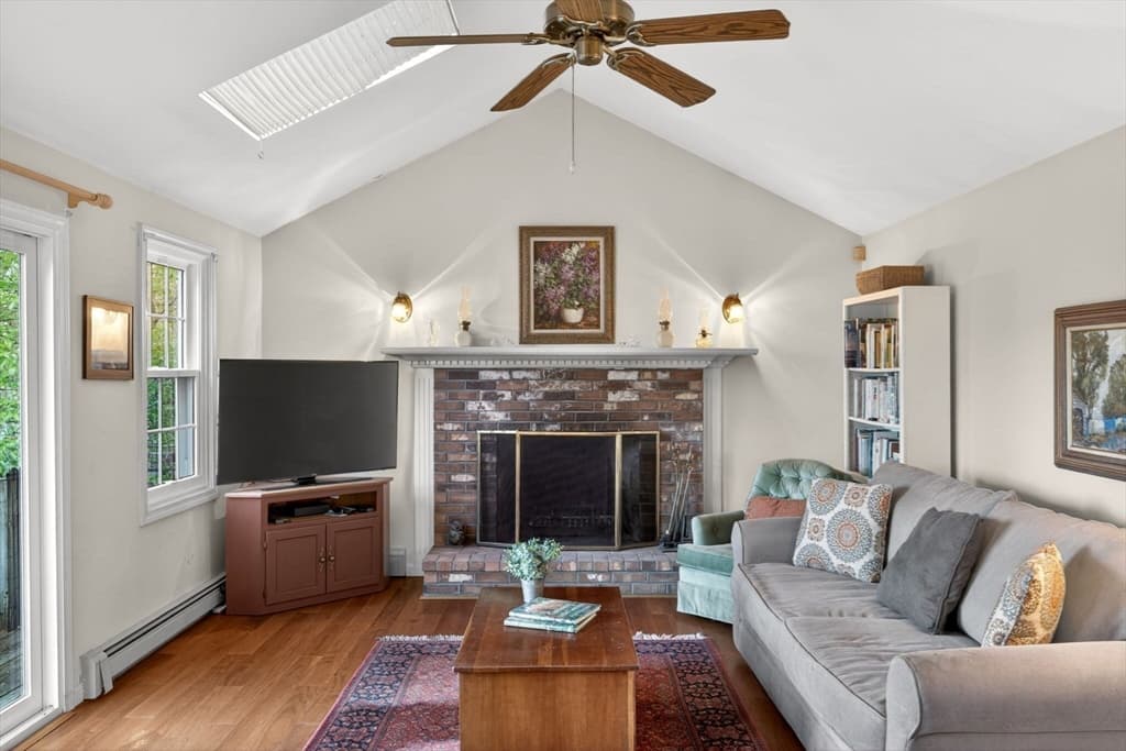 Single Family Residence at 45 Eastview Ter, Barnstable MA 02648, photo 6 of 31