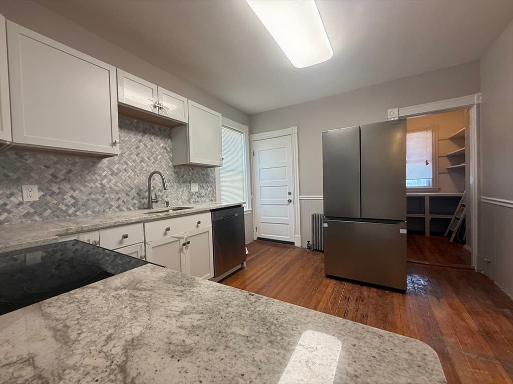 3 Family at 1544 Dorchester Ave, Boston MA 02122, Boston, photo 3 of 8