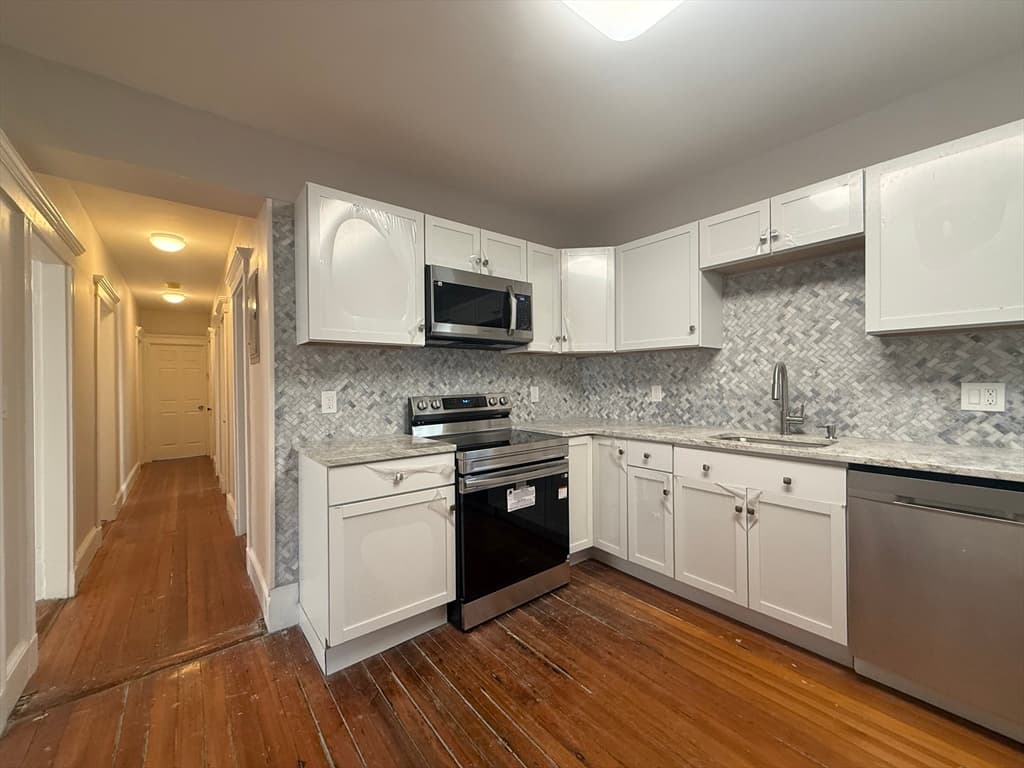 3 Family at 1544 Dorchester Ave, Boston MA 02122, Boston, photo 4 of 8