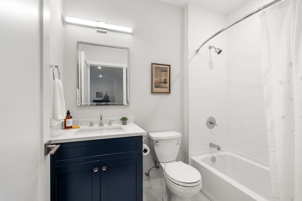 Condominium at 267 Old Colony # 510, Boston MA 02127, Boston, photo 15 of 28
