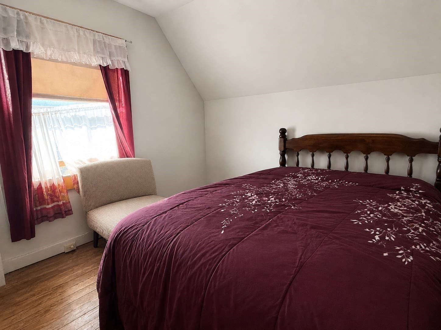 Single Family Residence at 19 Perkins Avenue, Oak Bluffs MA 02557, photo 11 of 14