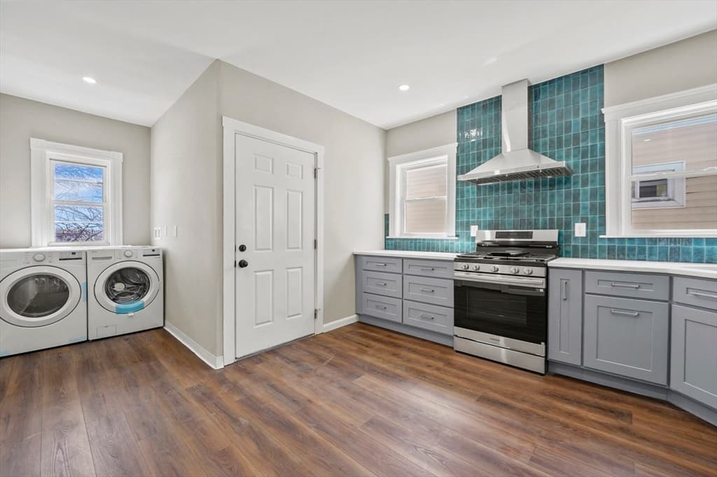 Condominium at 18 Lyon # 3, Boston MA 02122, photo 6 of 22