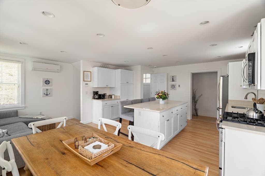 13 Young Street, Edgartown MA 02539 photo 6