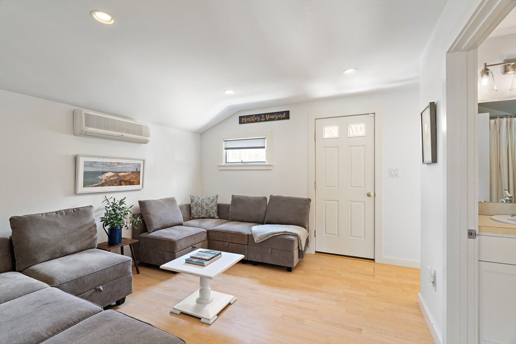 13 Young Street, Edgartown MA 02539 photo 8