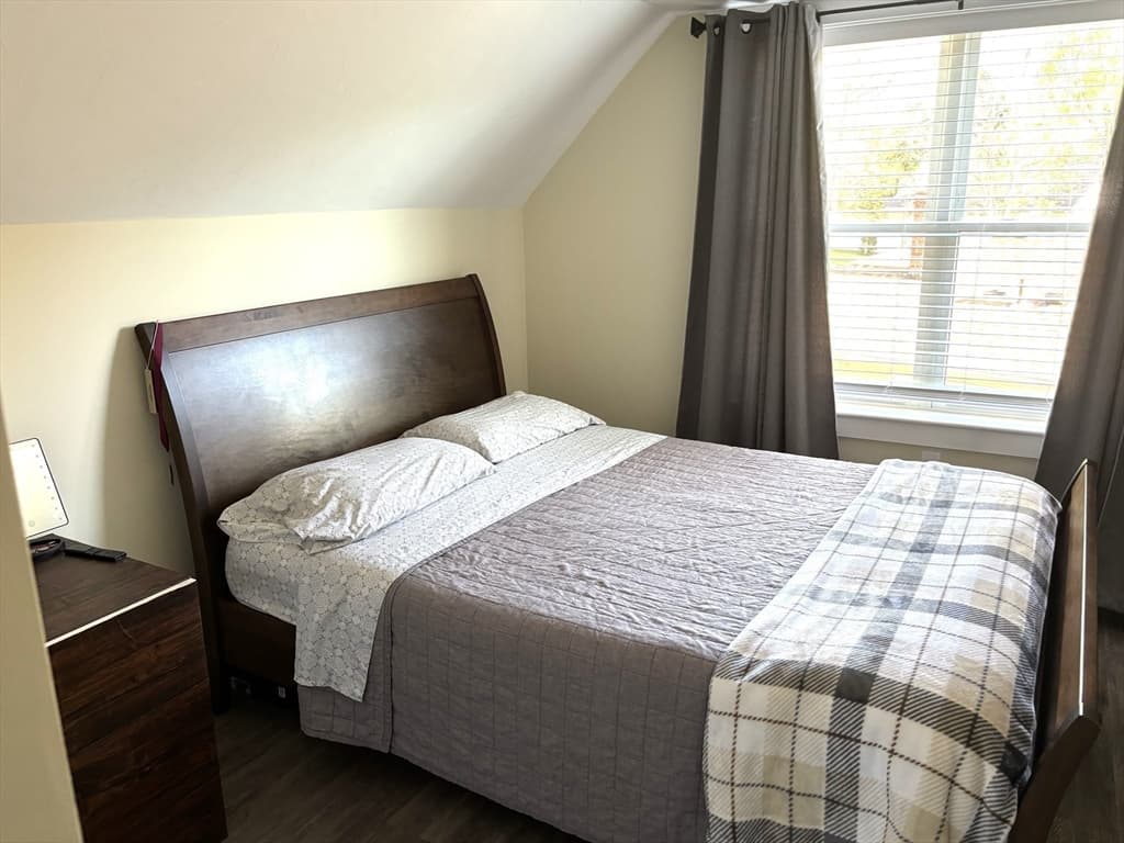Single Family Residence at 1012 Main St, Leominster MA 01453, photo 6 of 12