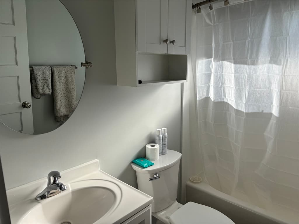 Single Family Residence at 1012 Main St, Leominster MA 01453, photo 8 of 12