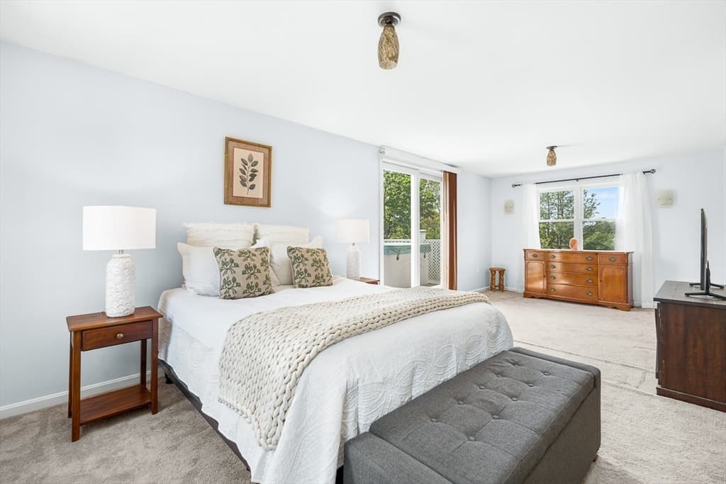 Single Family Residence at 25 Gordon Road, Lynn MA 01904, photo 12 of 36