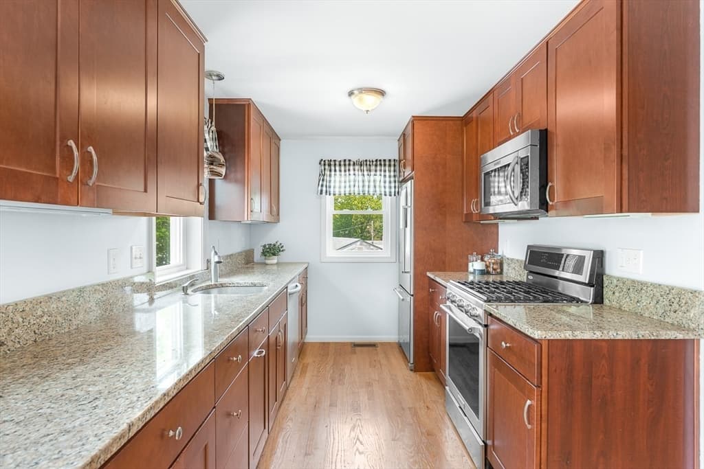 Single Family Residence at 25 Gordon Road, Lynn MA 01904, photo 9 of 36