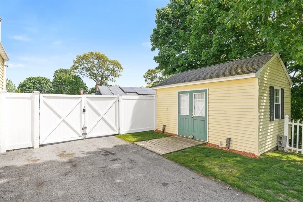 Single Family Residence at 25 Gordon Road, Lynn MA 01904, photo 30 of 36