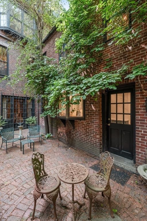 Single Family Residence at 13 West Cedar St, Boston MA 02108, photo 23 of 41
