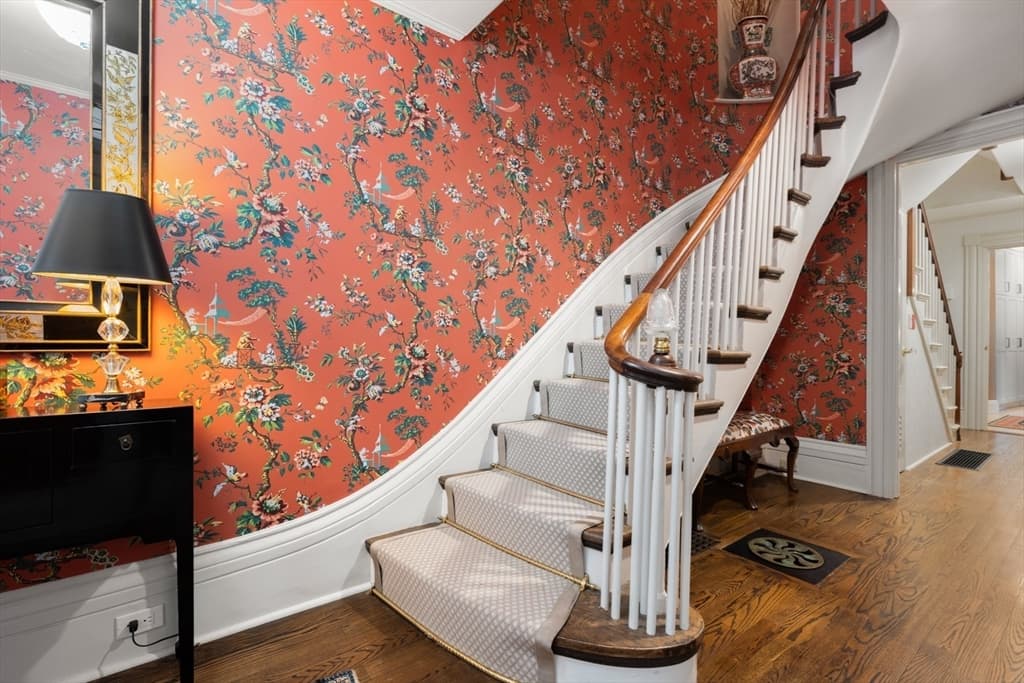 Single Family Residence at 13 West Cedar St, Boston MA 02108, photo 2 of 41