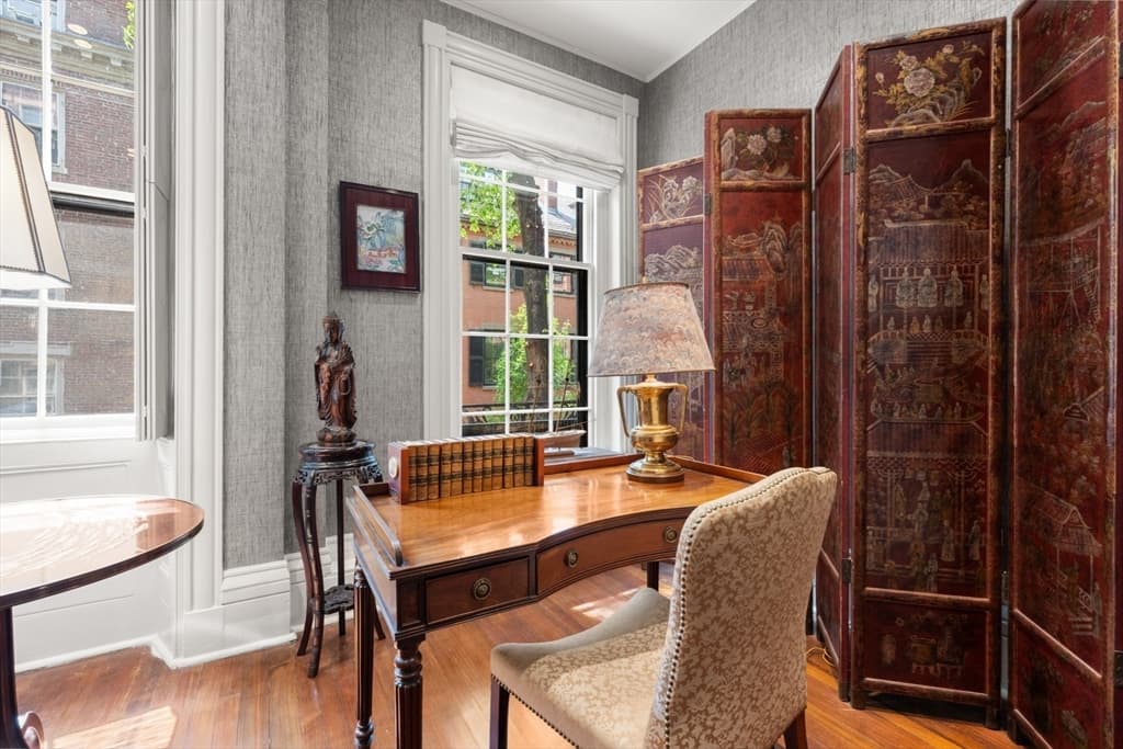 Single Family Residence at 13 West Cedar St, Boston MA 02108, photo 6 of 41