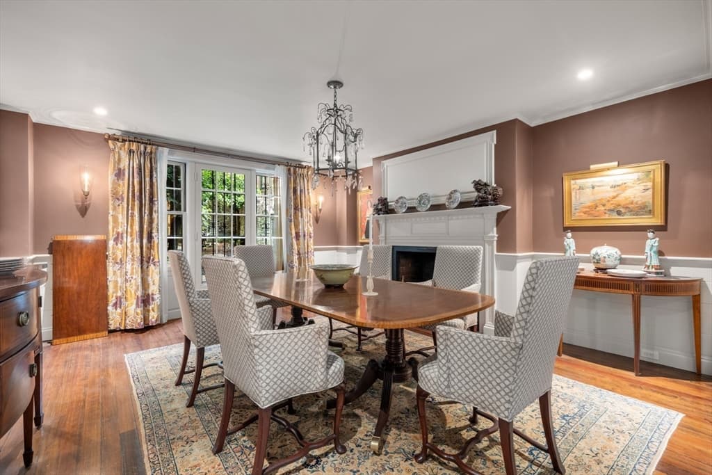 Single Family Residence at 13 West Cedar St, Boston MA 02108, photo 13 of 41