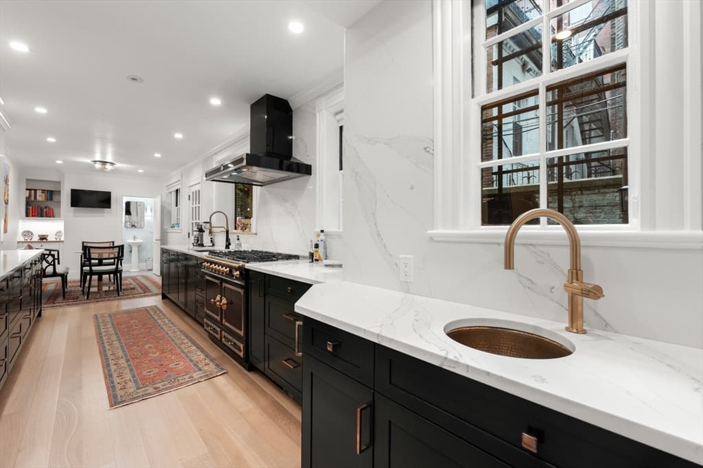Single Family Residence at 13 West Cedar St, Boston MA 02108, photo 17 of 41