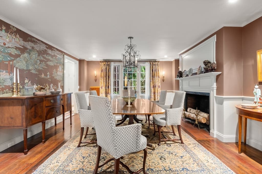 Single Family Residence at 13 West Cedar St, Boston MA 02108, photo 12 of 41
