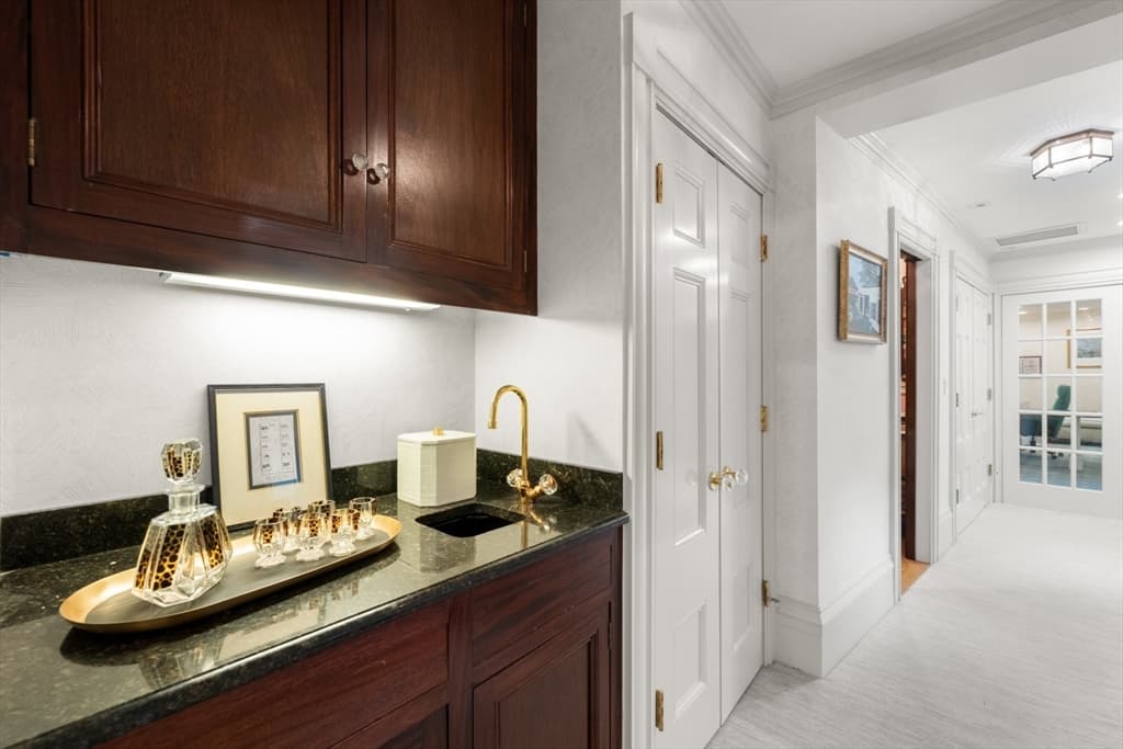 Single Family Residence at 13 West Cedar St, Boston MA 02108, photo 24 of 41