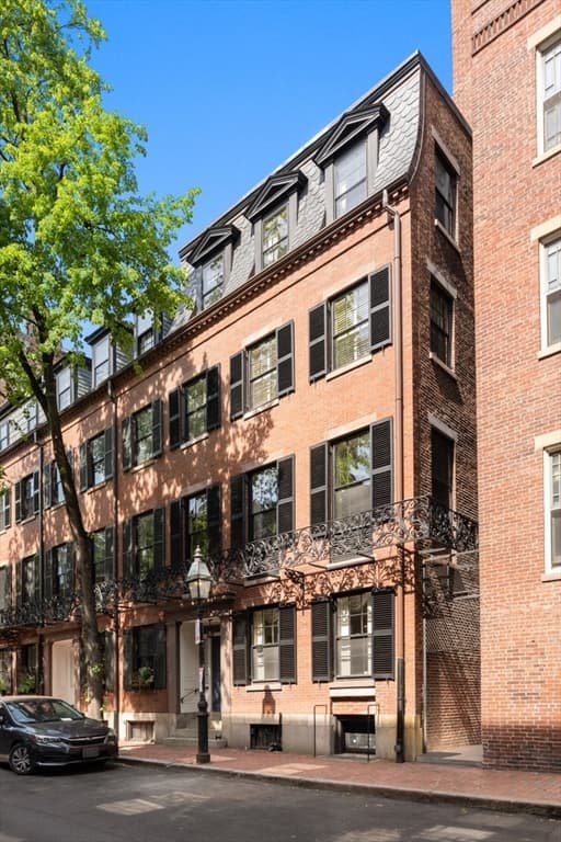 Single Family Residence at 13 West Cedar St, Boston MA 02108, photo 38 of 41