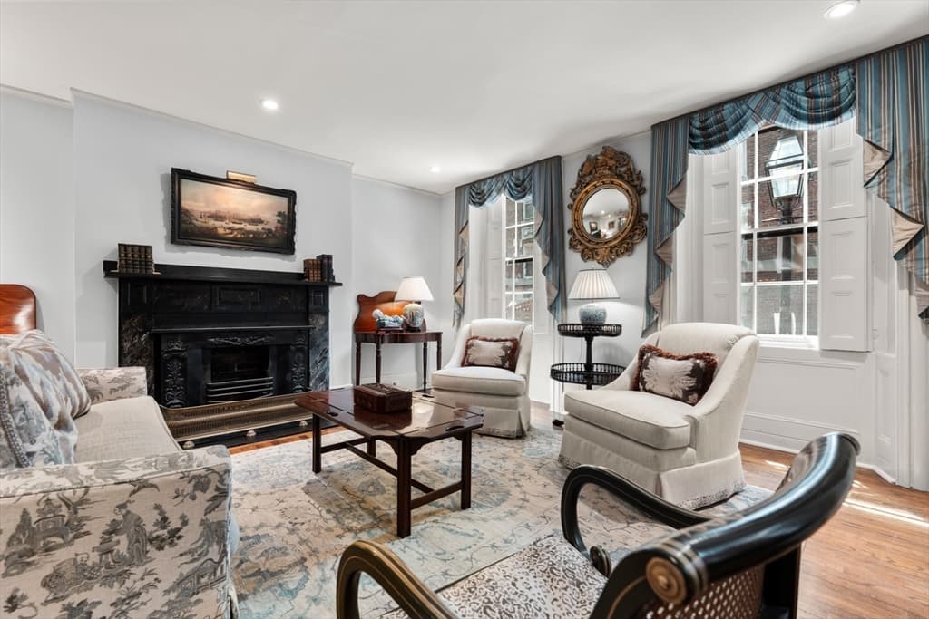 Single Family Residence at 13 West Cedar St, Boston MA 02108, photo 10 of 41