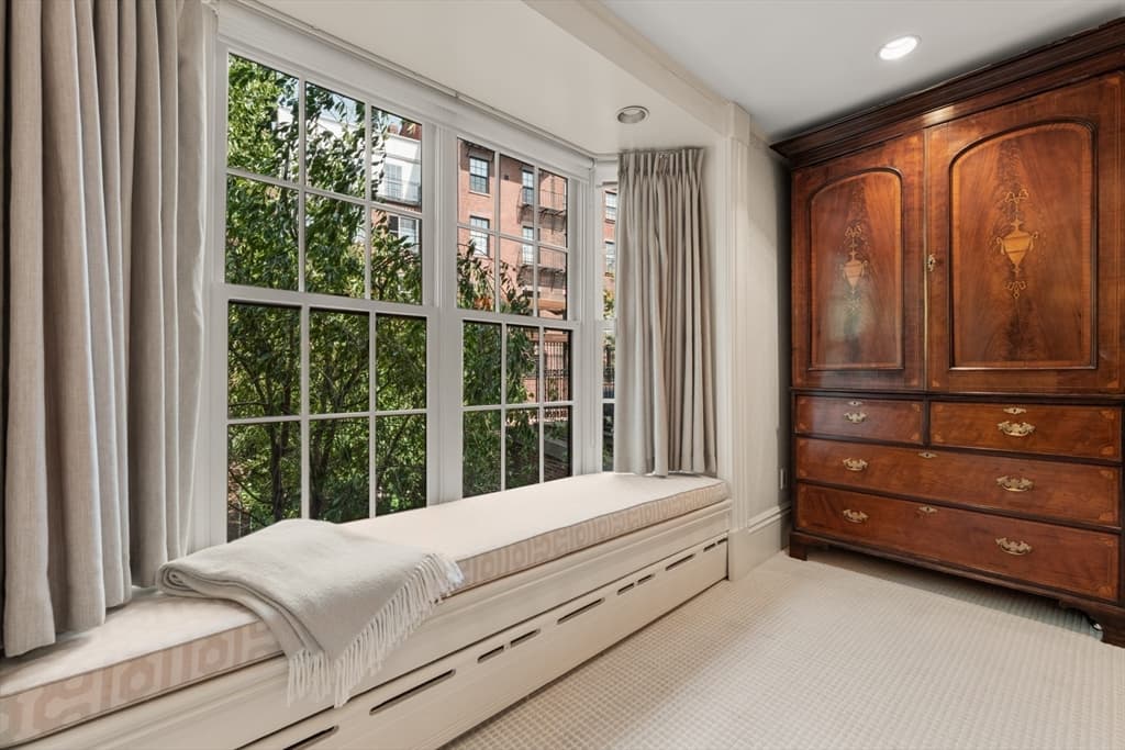 Single Family Residence at 13 West Cedar St, Boston MA 02108, photo 33 of 41